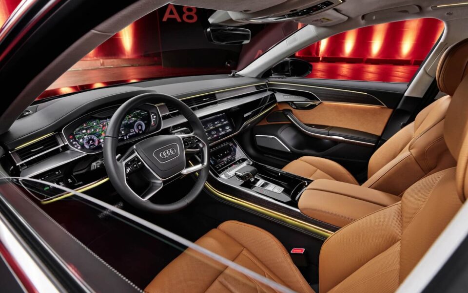 huur de Audi A8 interieur voor