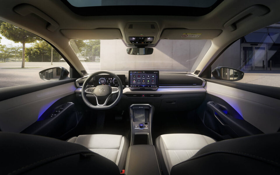 huur de Volkswagen T-Roc interieur